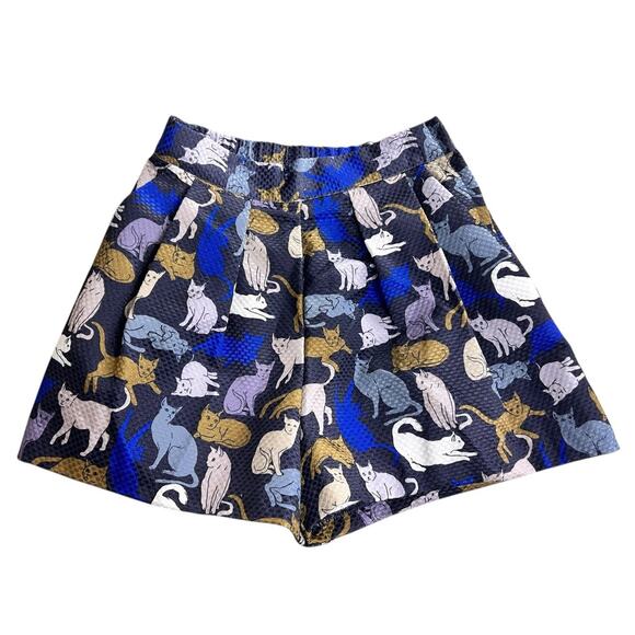 Women's H&M Cat High-Waisted Shorts Sz 2 Pleated Pockets 2" Inseam New - Picture 2 of 6